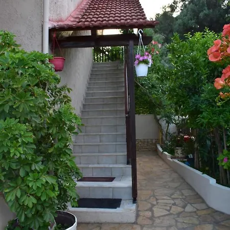 Mamas Reas Apartament *